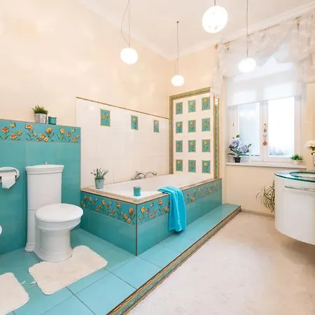 111m2 Next To Blue Church Apartment *